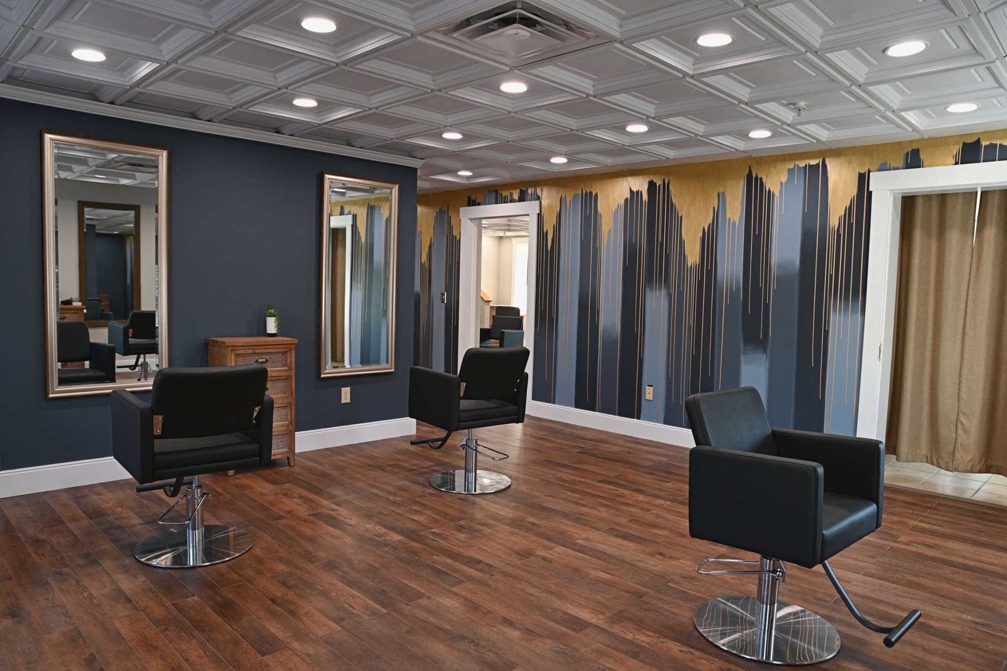 Salon booths for rent