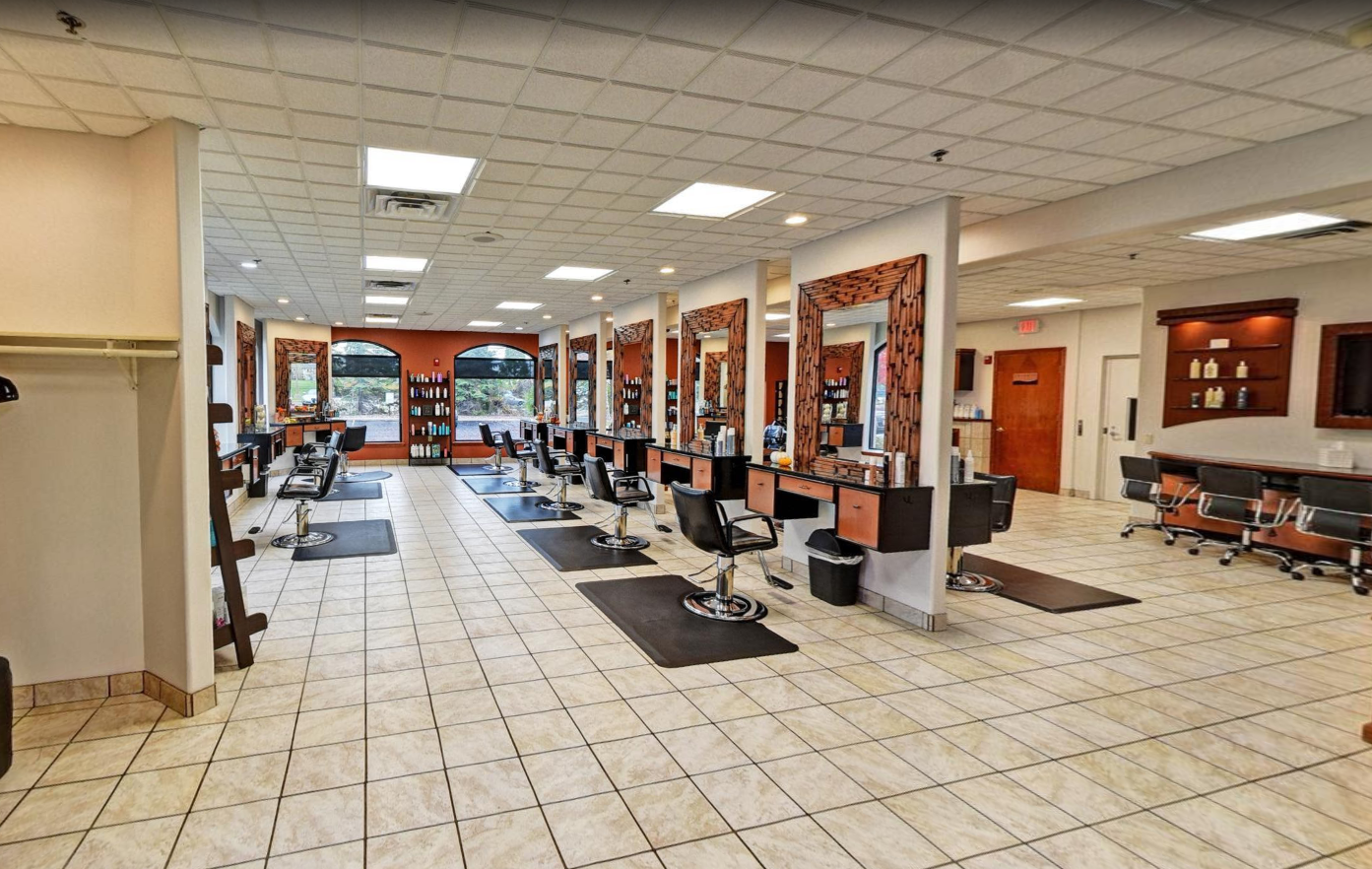 Hair and Nail Stations for rent in Brookfield, Wisconsin