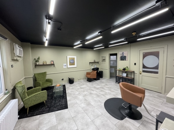 10 E Hinsdale Studio Picture 2