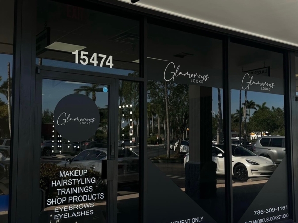 glamorous looks studio unit