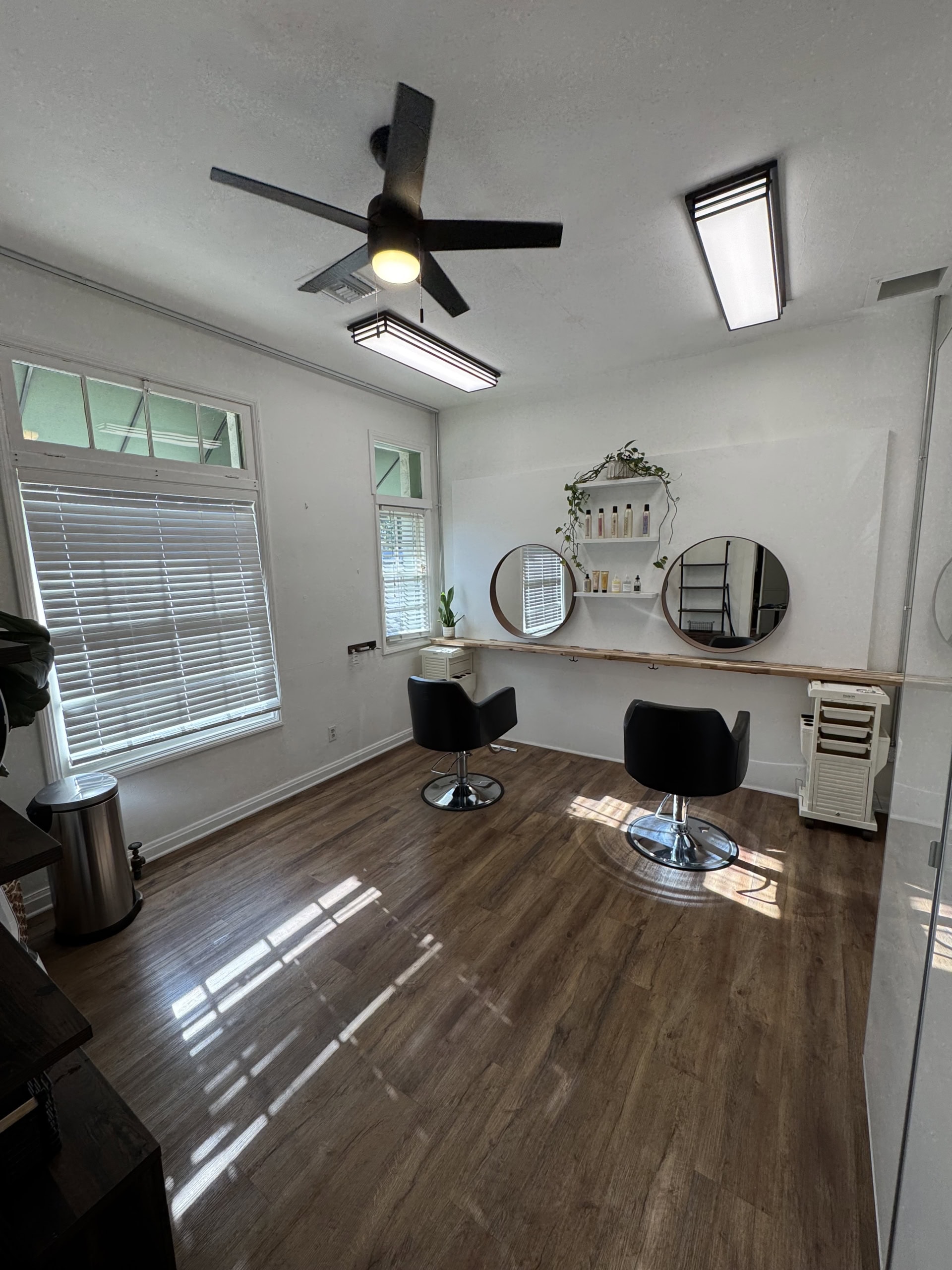 💫 2-Chair Suite for Rent – Troux Studio, Downtown Redlands - Photo 1