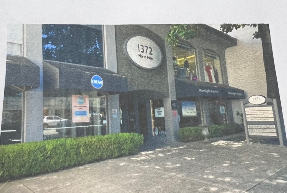 Modern salon rent space available at 1372 N Main St, Walnut Creek, CA 94596.