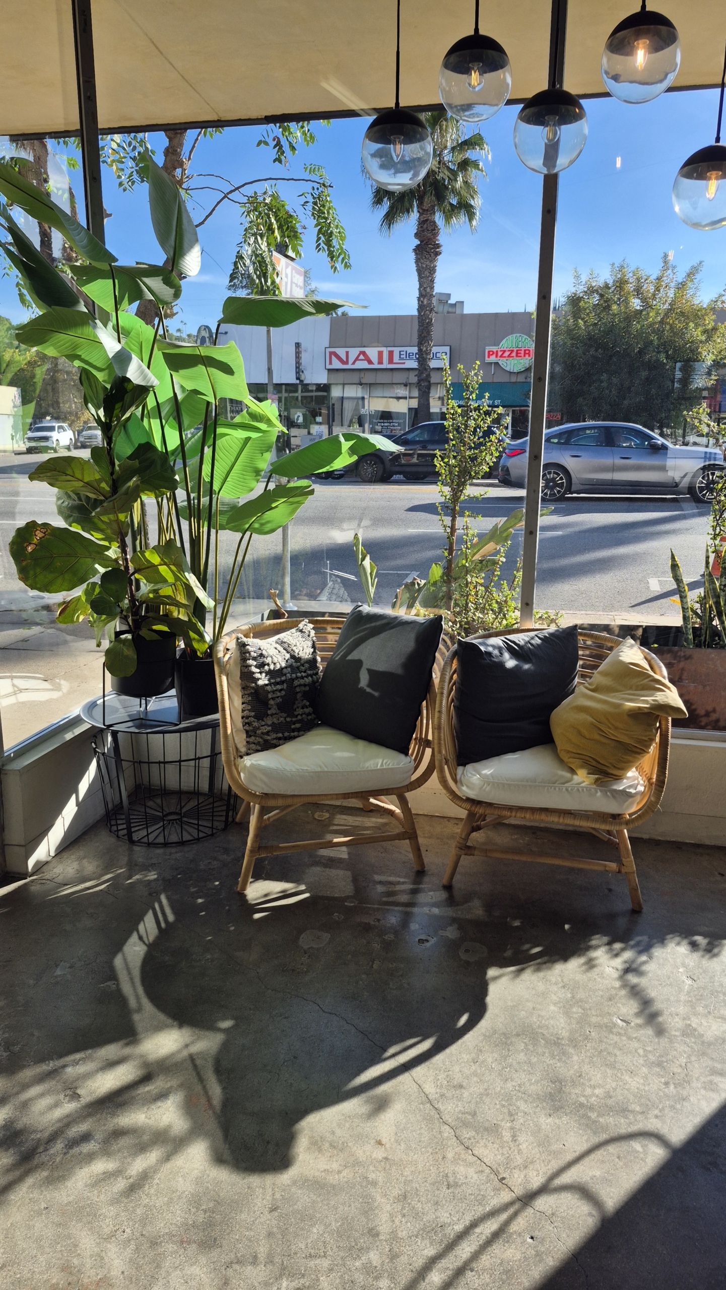 Stylists — Your Chair is Waiting! 💇‍♀️✨ - Photo 1