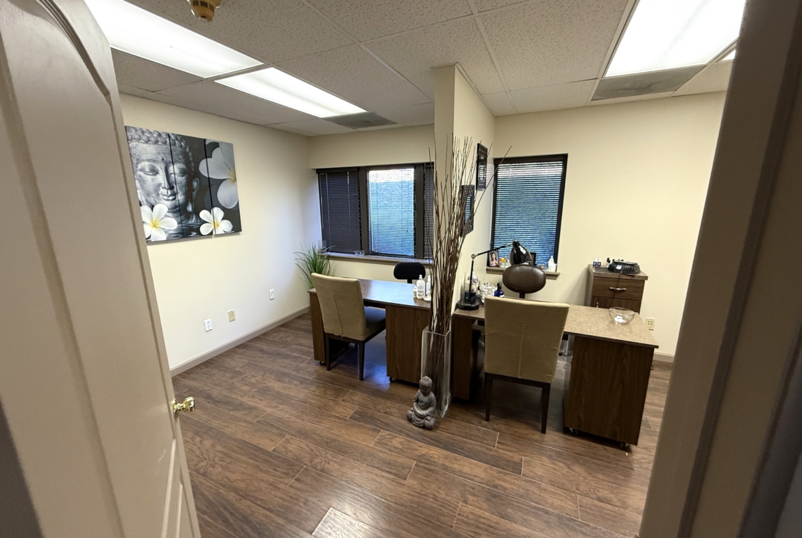 Comfortable salon rental office with modern décor and relaxing atmosphere.