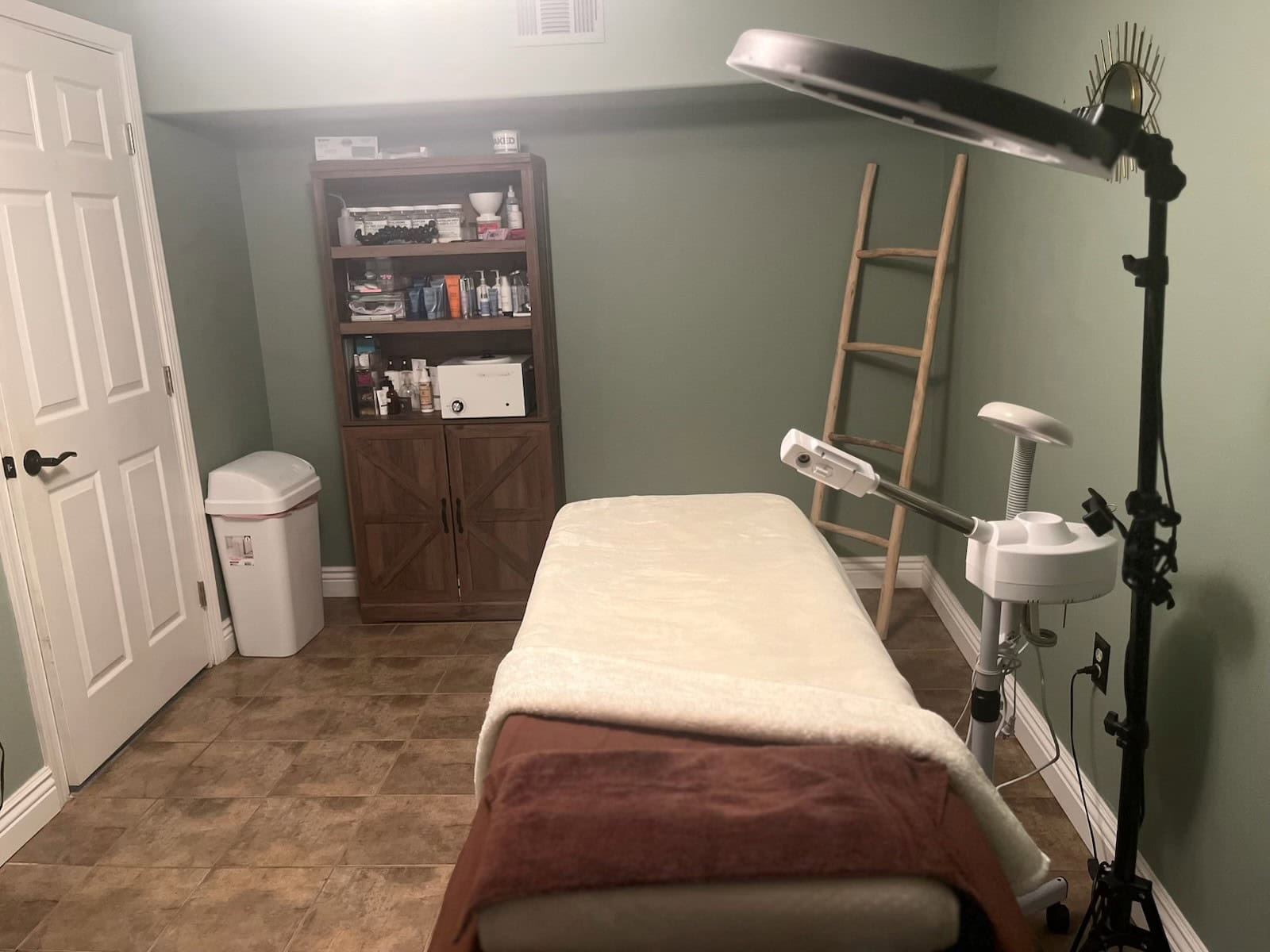 ROOMSHARE IN SPA COLLECTIVE - FULLY FURNISHED (Midtown Sacramento) - Photo 1