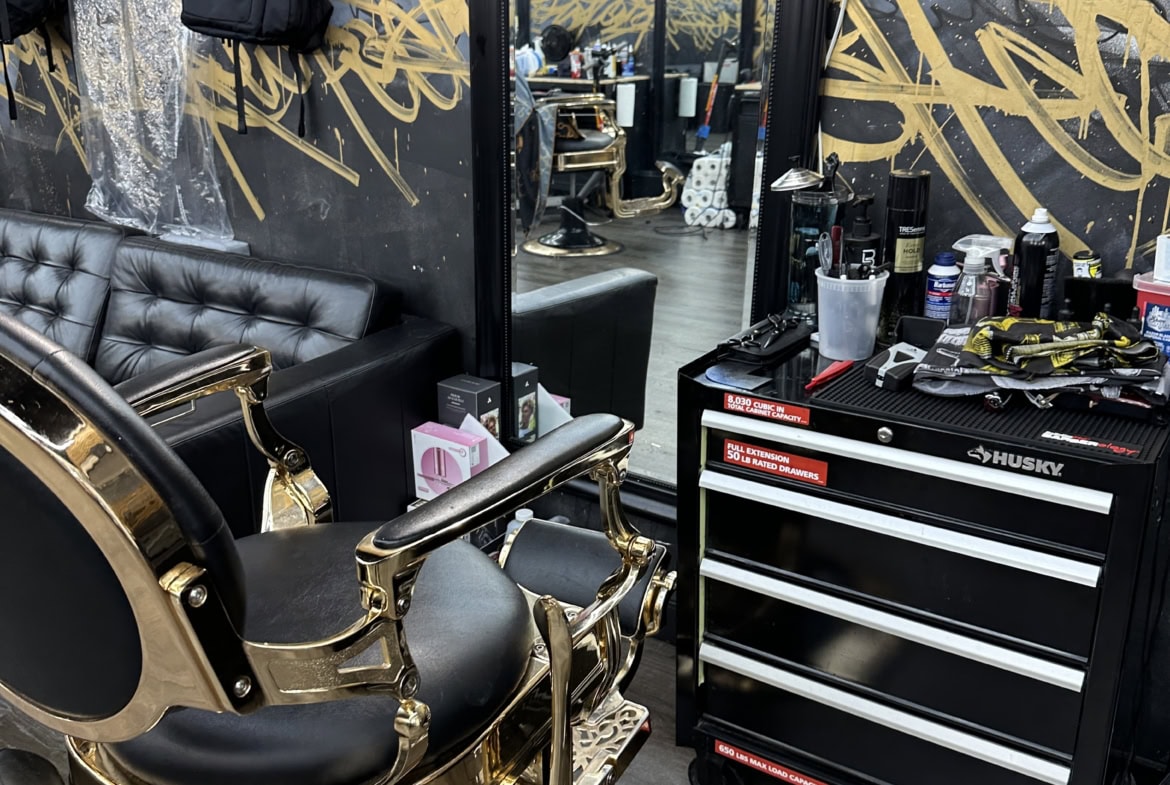 Booth For Rent ( east Harlem ) - Salon Suite for Rent in New York City, NY