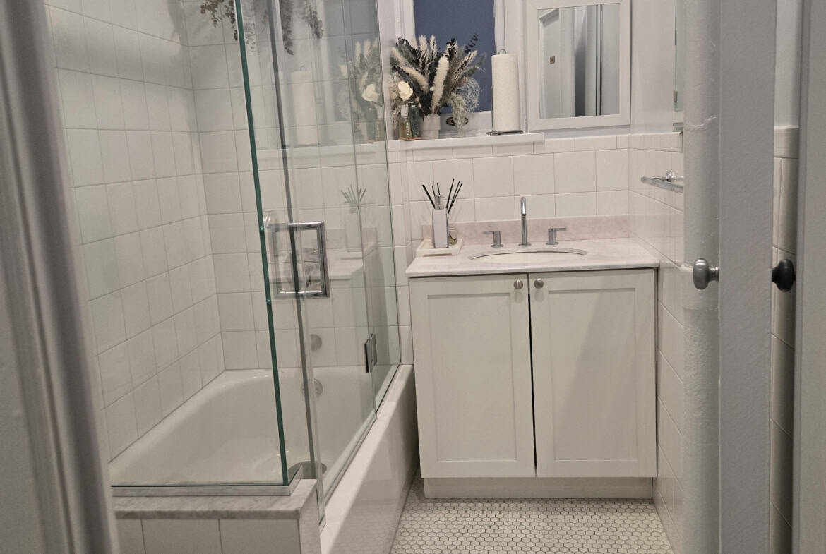 Open-Concept Station for Nail Techs & Brow/Makeup Artists.