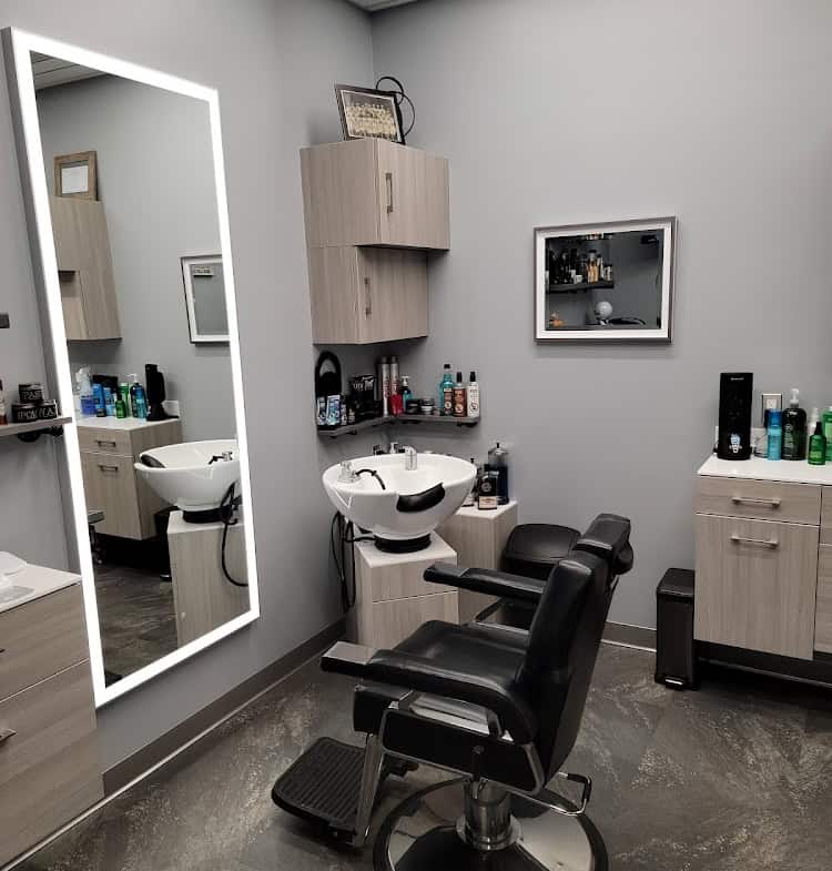 Sola Salon Studios in Grand Rapids, MI – Salon Suite for Rent