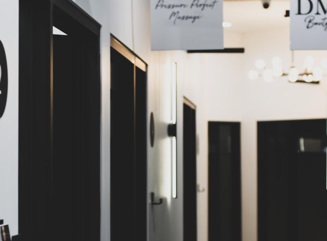 Interior view of salon suites at Beauty Bungalows in Hurst, TX.