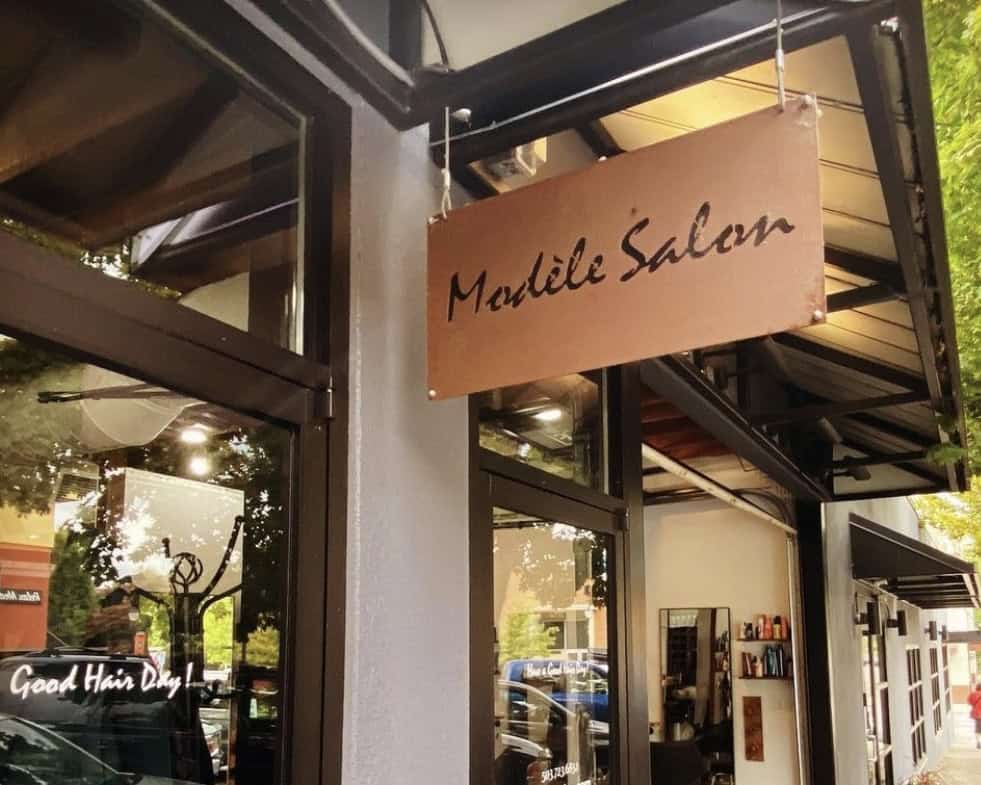 Salon Renter signboard outside a hair salon.