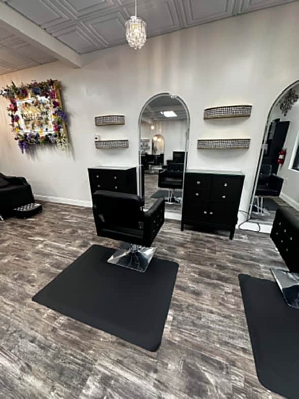 Booth Rent Available at Velvet Root Salon in Lee’s Summit