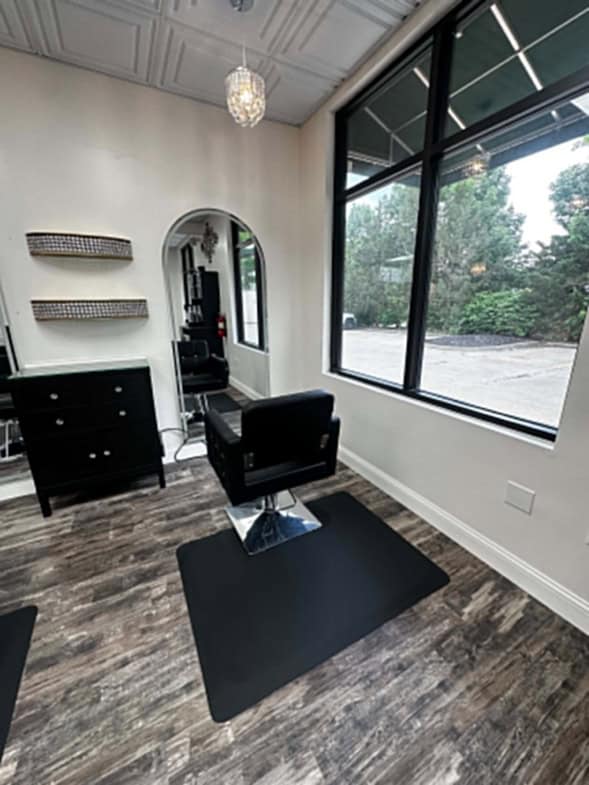 Booth Rent Available at Velvet Root Salon in Lee’s Summit