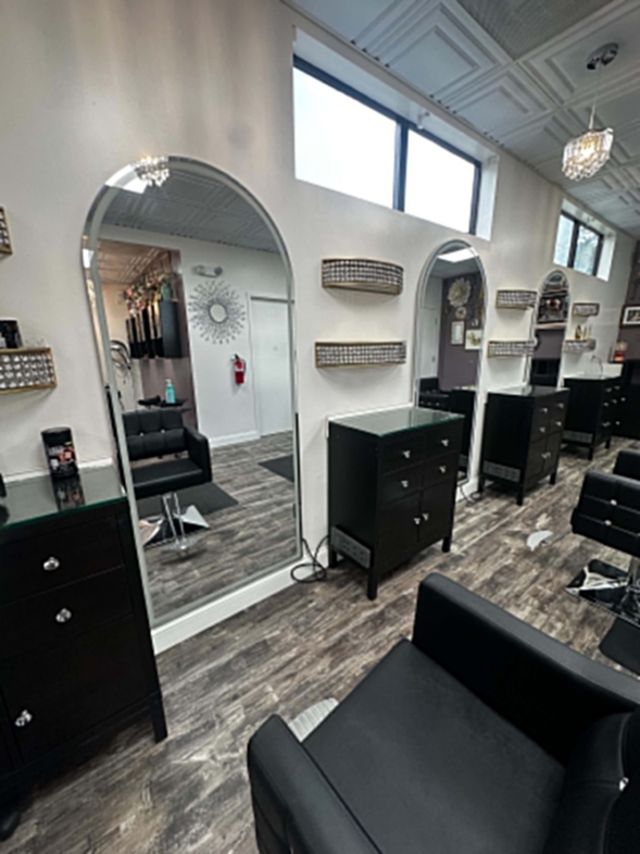 Booth Rent Available at Velvet Root Salon in Lee’s Summit